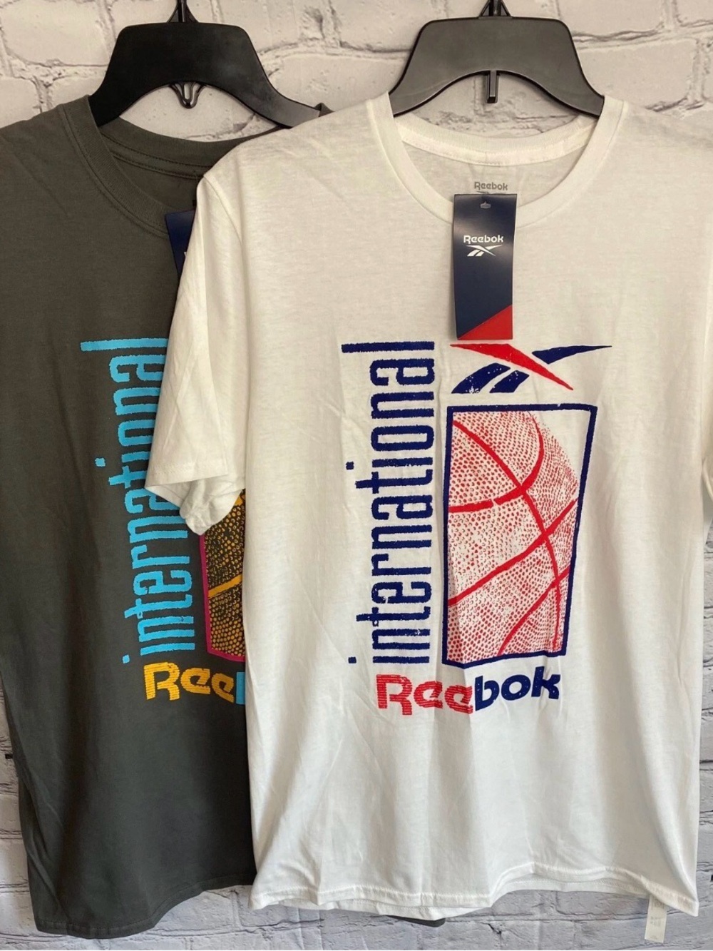 Reebok Men's Workout Gym Basketball Graphic Logo T-Shirts 2 Pack sz Med NWT